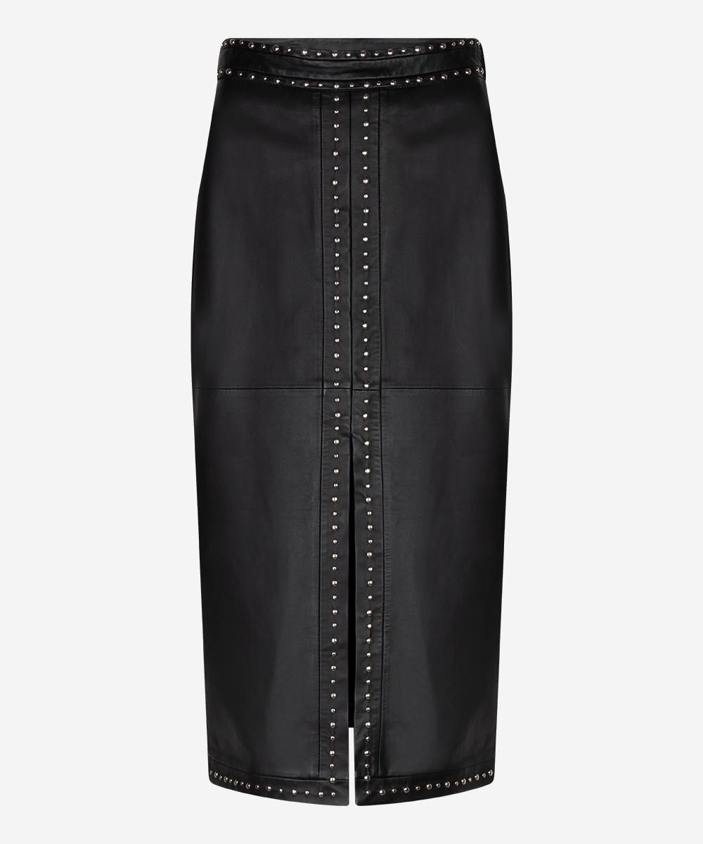 Saffron Studs | Black Saffron Studs | Black