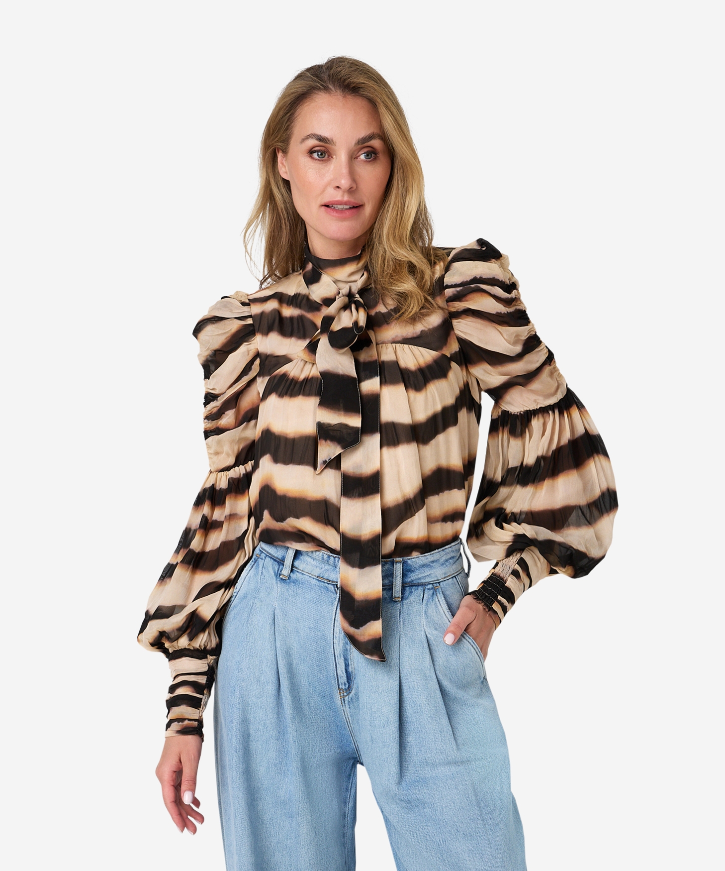 Trisa | Brown
