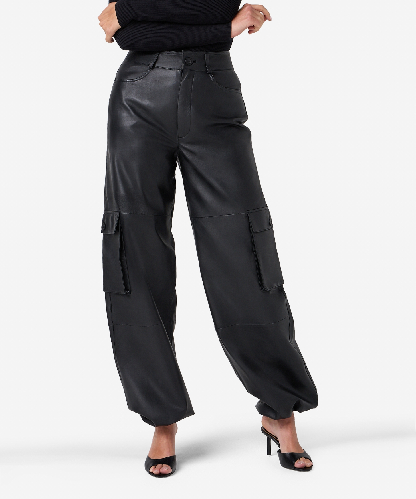 Phoeby | Black Phoeby | Black
