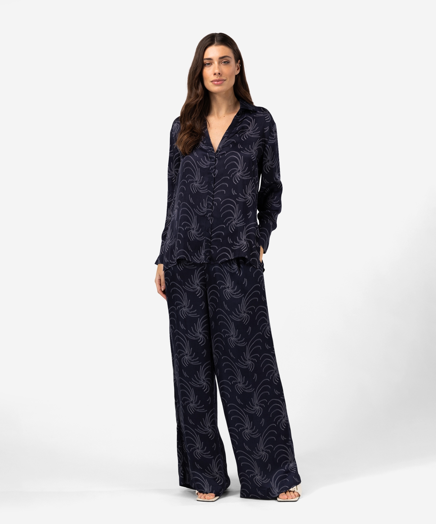 Talmy | Dotted Palm Talmy | Dotted Palm